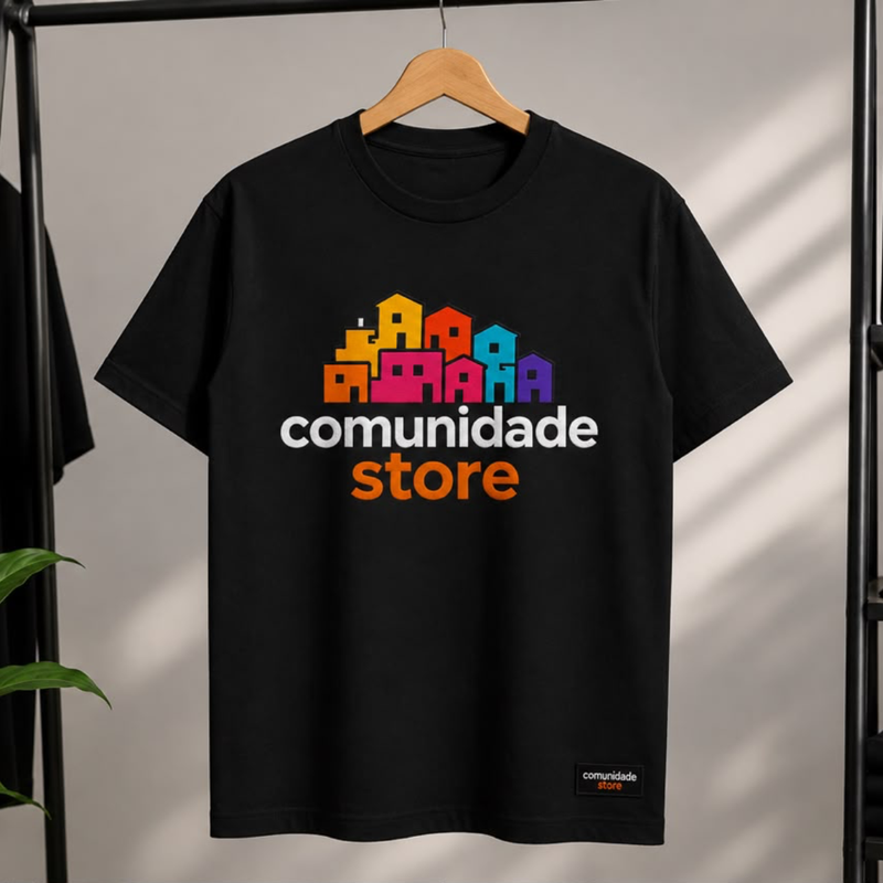 Camiseta Preta Comunidade Store com Estampa Logo Colorida