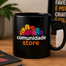 Caneca Preta Comunidade Store com Logo Colorido Estampado
